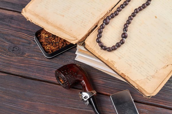 Comment intégrer des accessoires en corne dans une tenue ethno-chic?